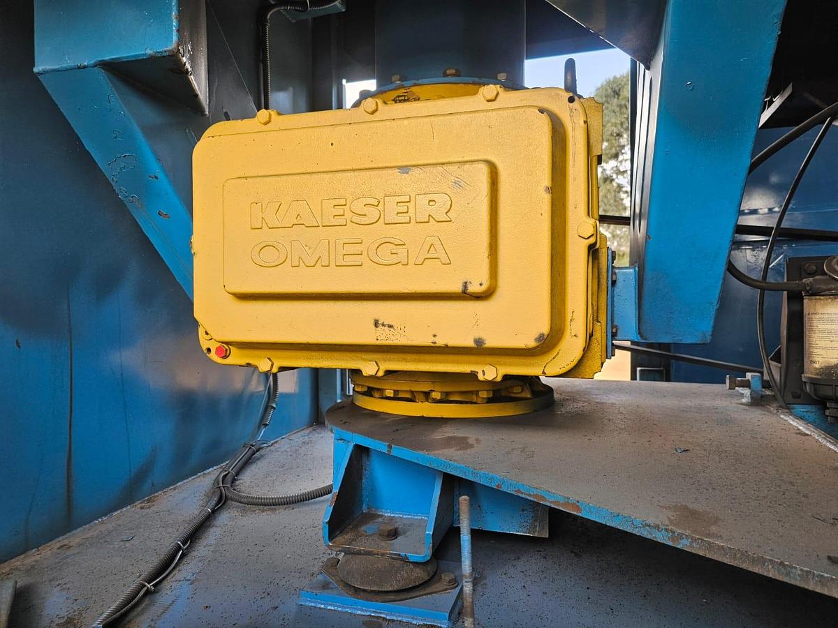 Used KAESER OMEGA MOBILE VACUUM UNIT - OPERATIONAL