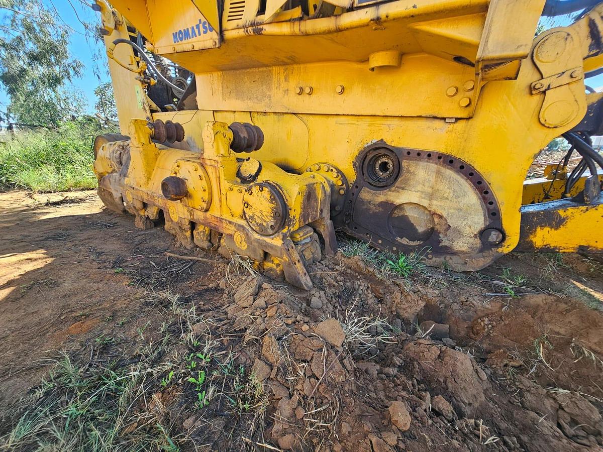 Used D375A KOMATSU DOZER (STRIPPING)