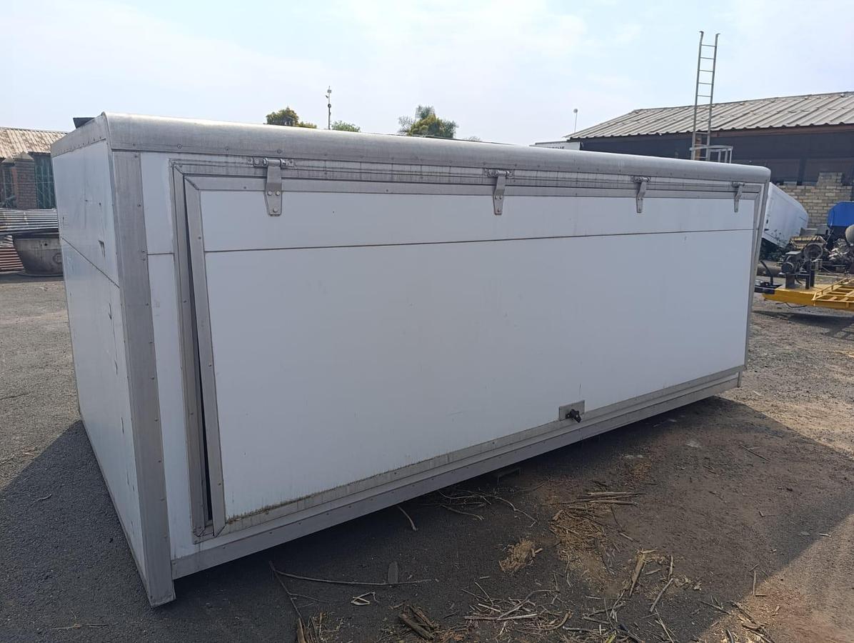 Used UD TRUCK FRIDGE WITH FOUR (4) SEPERATE FRIDGE COMPARTMENTS - GOOD CONDITION