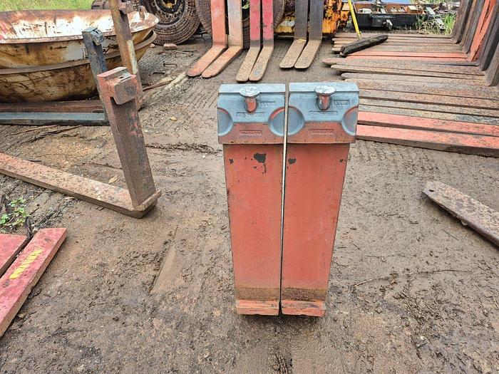 Used FORK LIFT FORKS (1.05m x 120mm x 610mm)