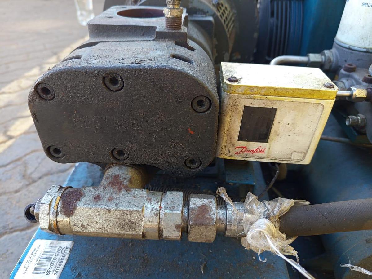 Used BOUWA COMPRESSOR 525V