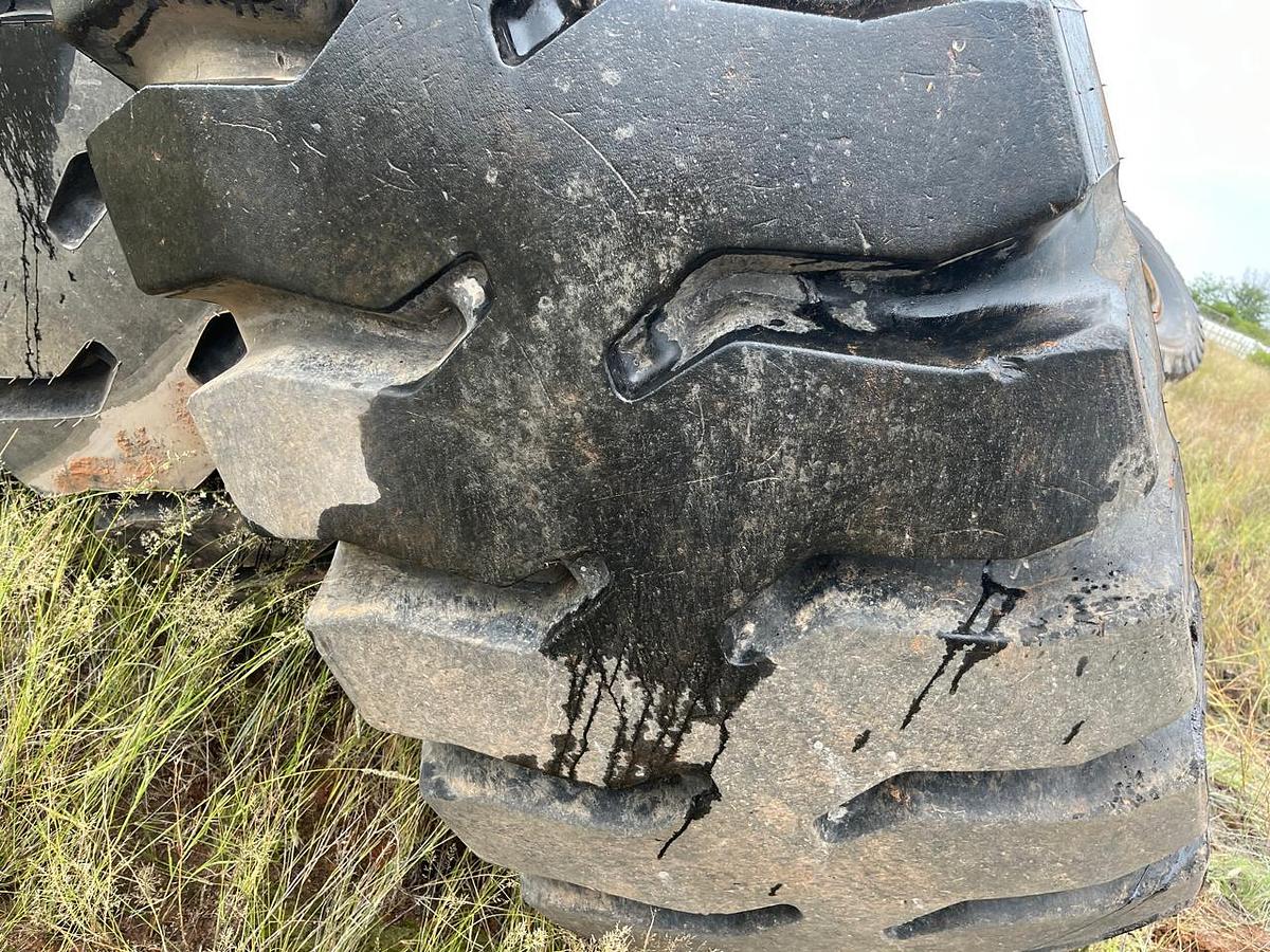 Used MIXED BRIDGESTONE EARTHMOVING TYRES - USED CONDITION