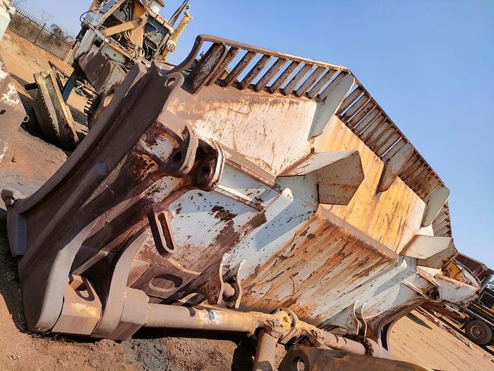 Used KOMATSU 475A DOZER WITH ENGINE, RIPPER AND BLADE (PARTIALLY STRIPPED