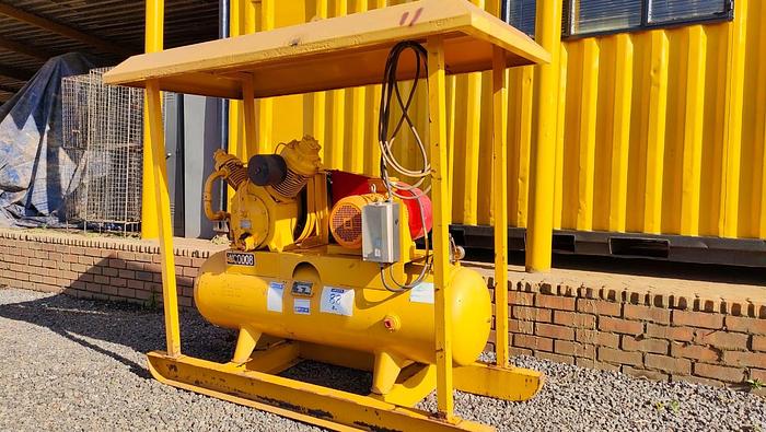 Used 13 BAR DUAL CHAMBER 7.5KW 400V INGERSOLL-RAND TYPE 30 COMPRESSOR (NOT TESTED)