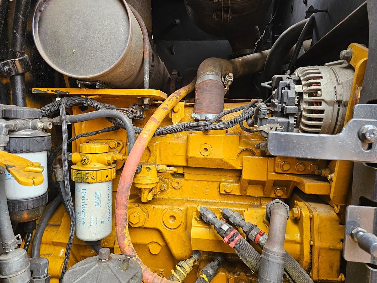 Used BELL L1204E FRONT END LOADER (USED)