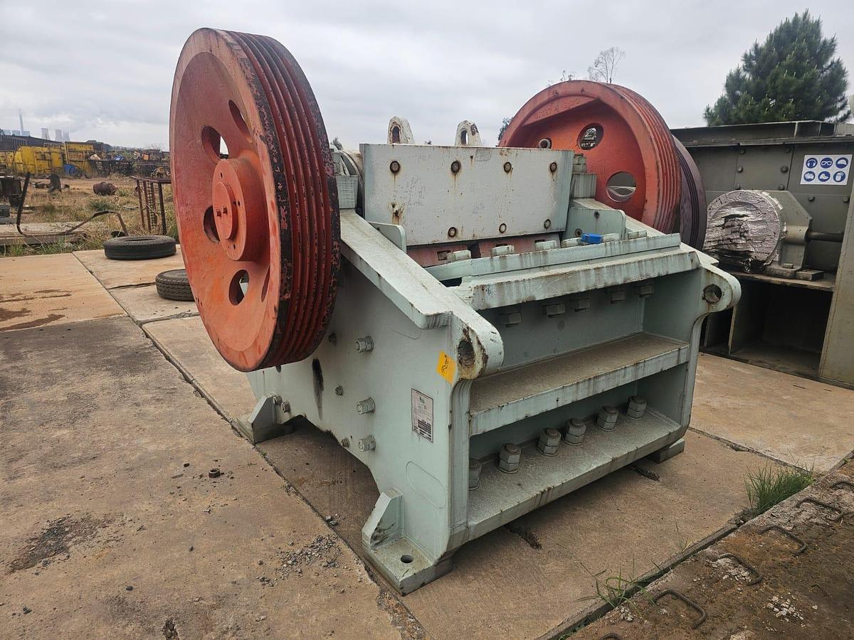 Used OSBORN JAW CRUSHER (48 INCH X 12 INCH)