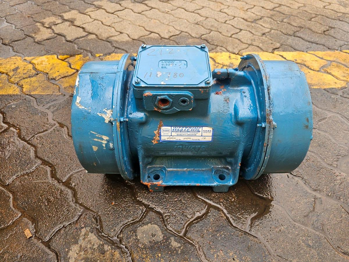 Used VIBRATING MOTOR (USED)