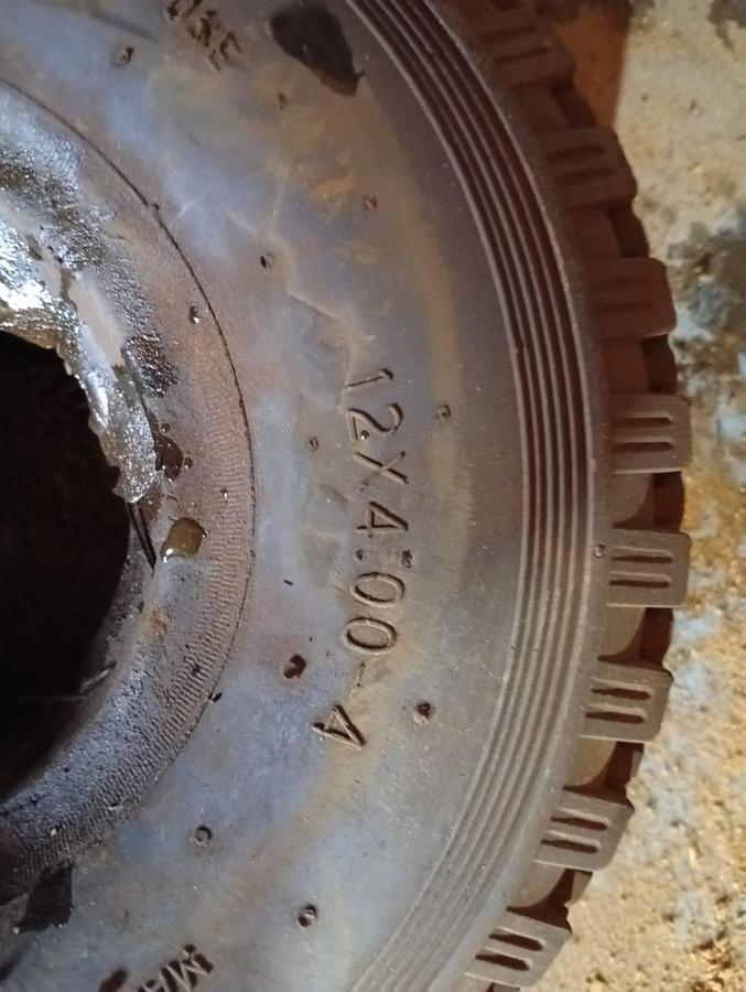 Used TUBED TYRES 12X4.00-4