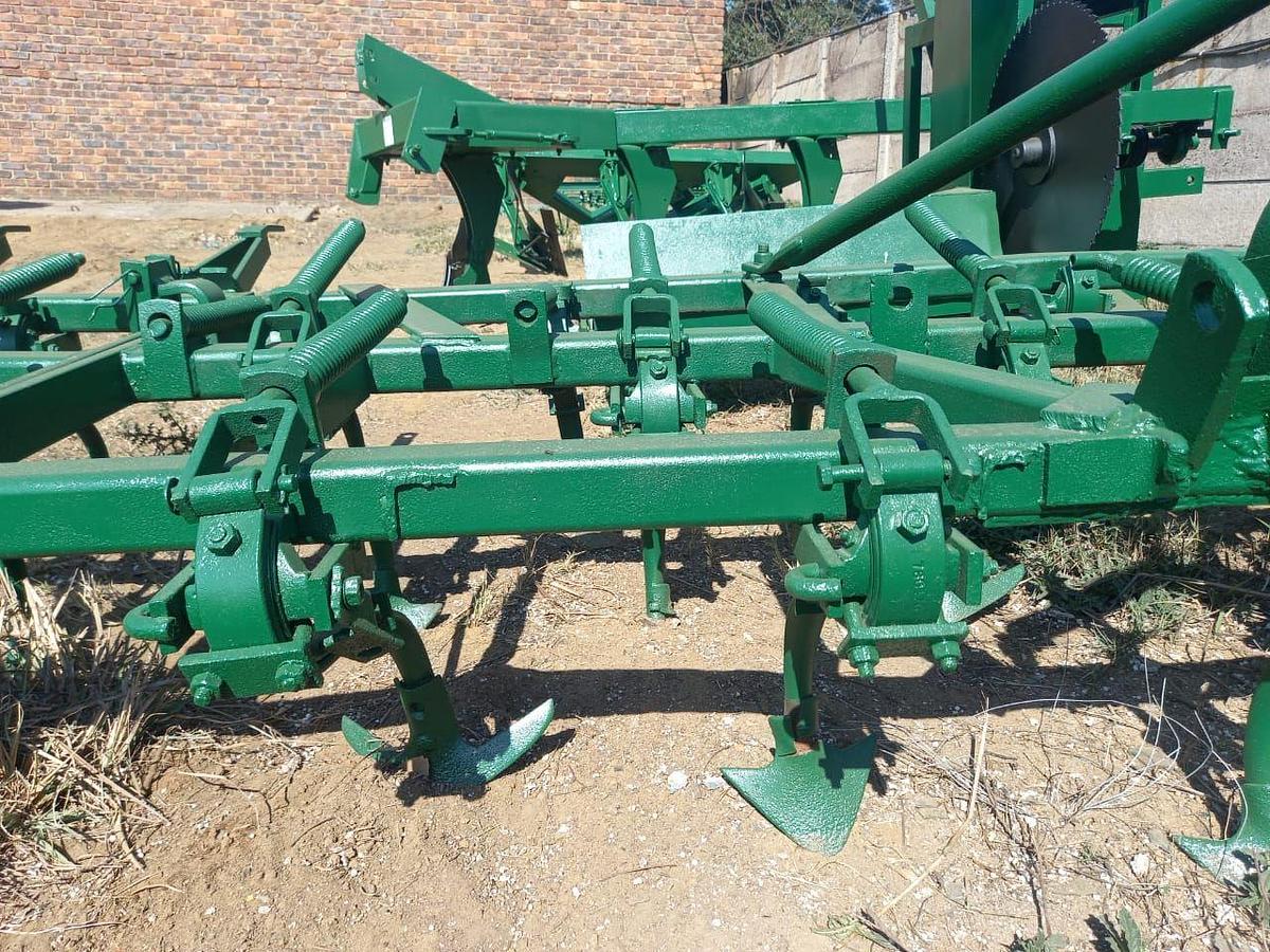 Used CHIESEL PLOUGH