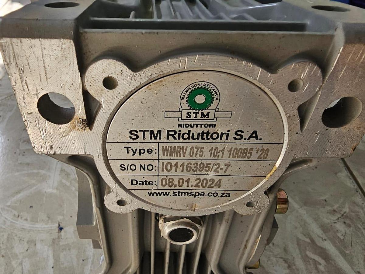 Used 2.2 KW MOTORIZED GEARBOXES