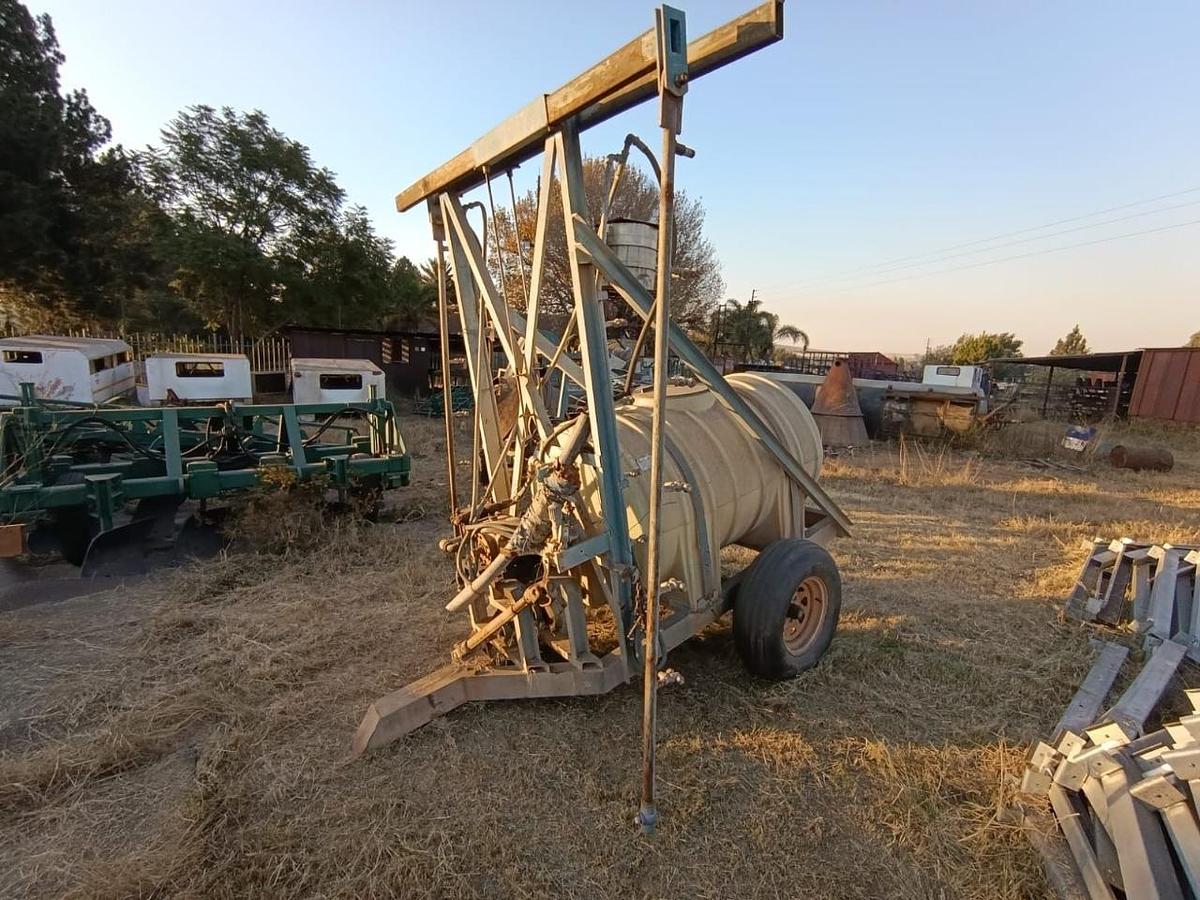 Used CROP SPRAYER COMPLETE WITH PTO PUMP - GOOD CONDITION
