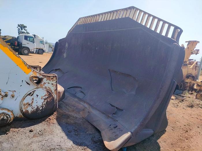 Used KOMATSU 475A DOZER WITH ENGINE, RIPPER AND BLADE (PARTIALLY STRIPPED