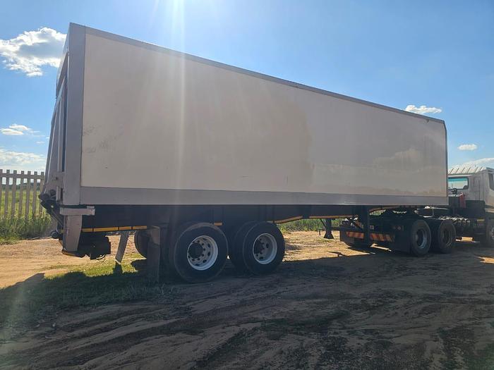 Used SERCO DOUBLE AXLE INSOLATED BODY TRAILER WITH RAVIOLI TAIL LIFT