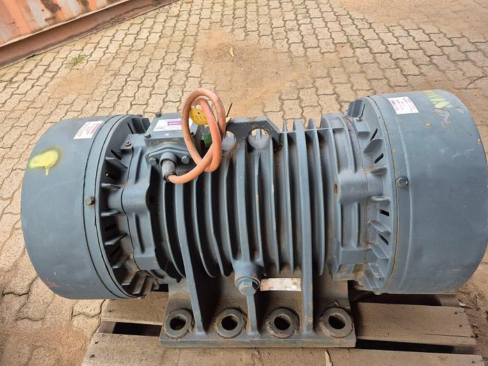 Used URAS 3-PHASE 11KW VIBRATING MOTOR