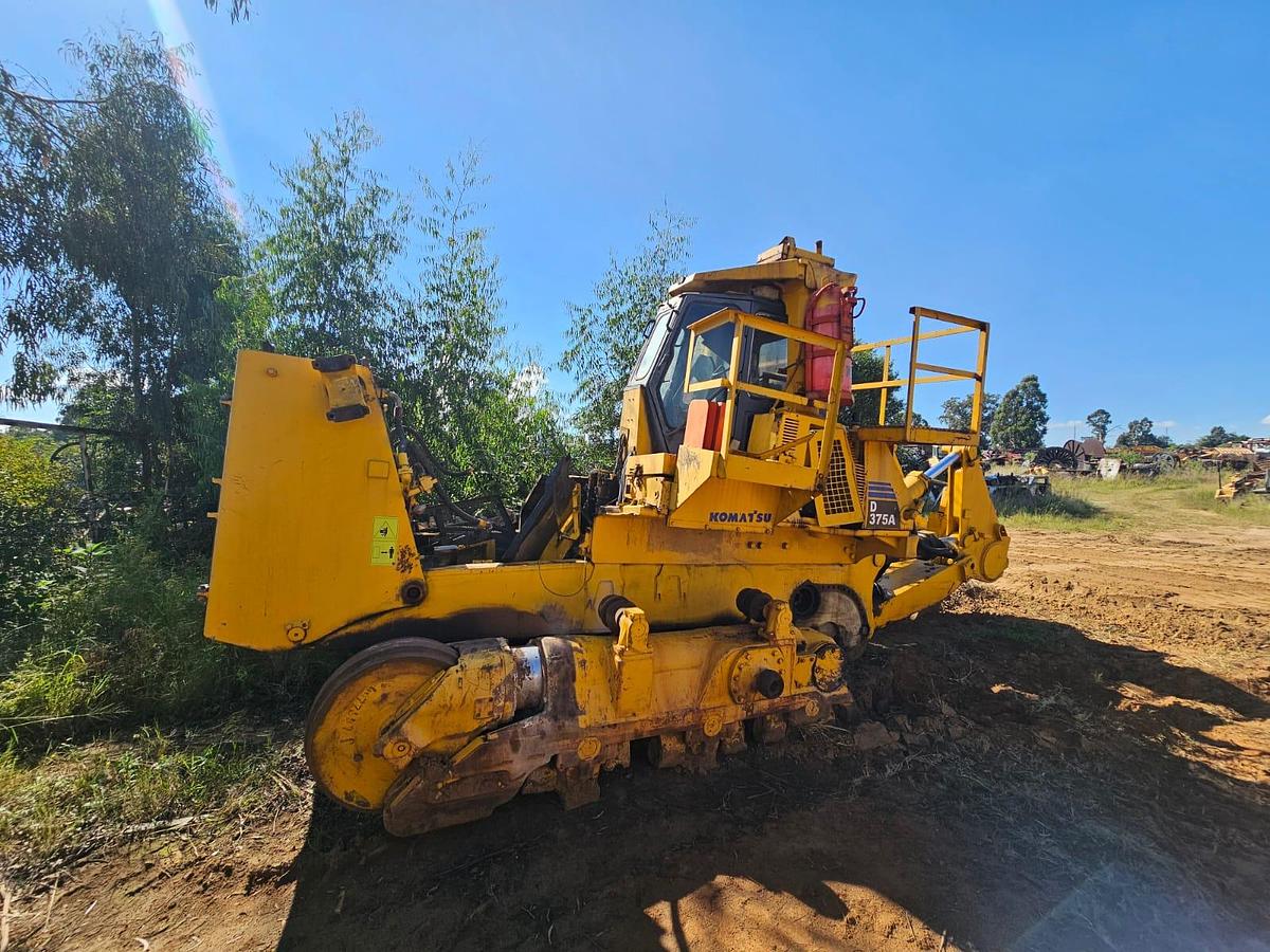 Used D375A KOMATSU DOZER (STRIPPING)