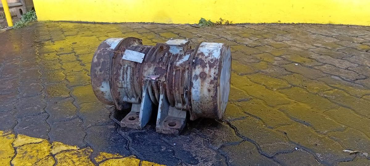 Used 0.85 KW VIBRATING MOTOR (USED)