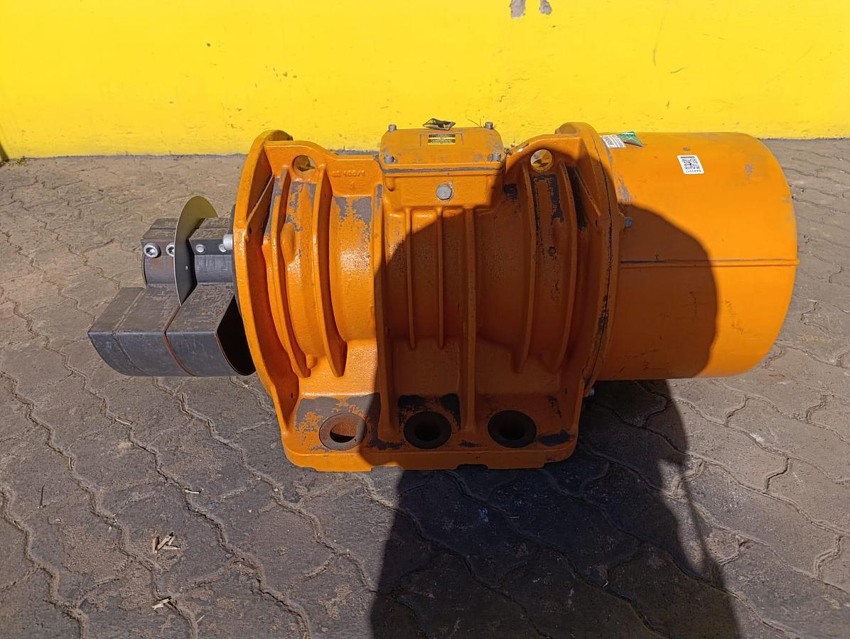 Used VIBRATING MOTOR 7.6KW