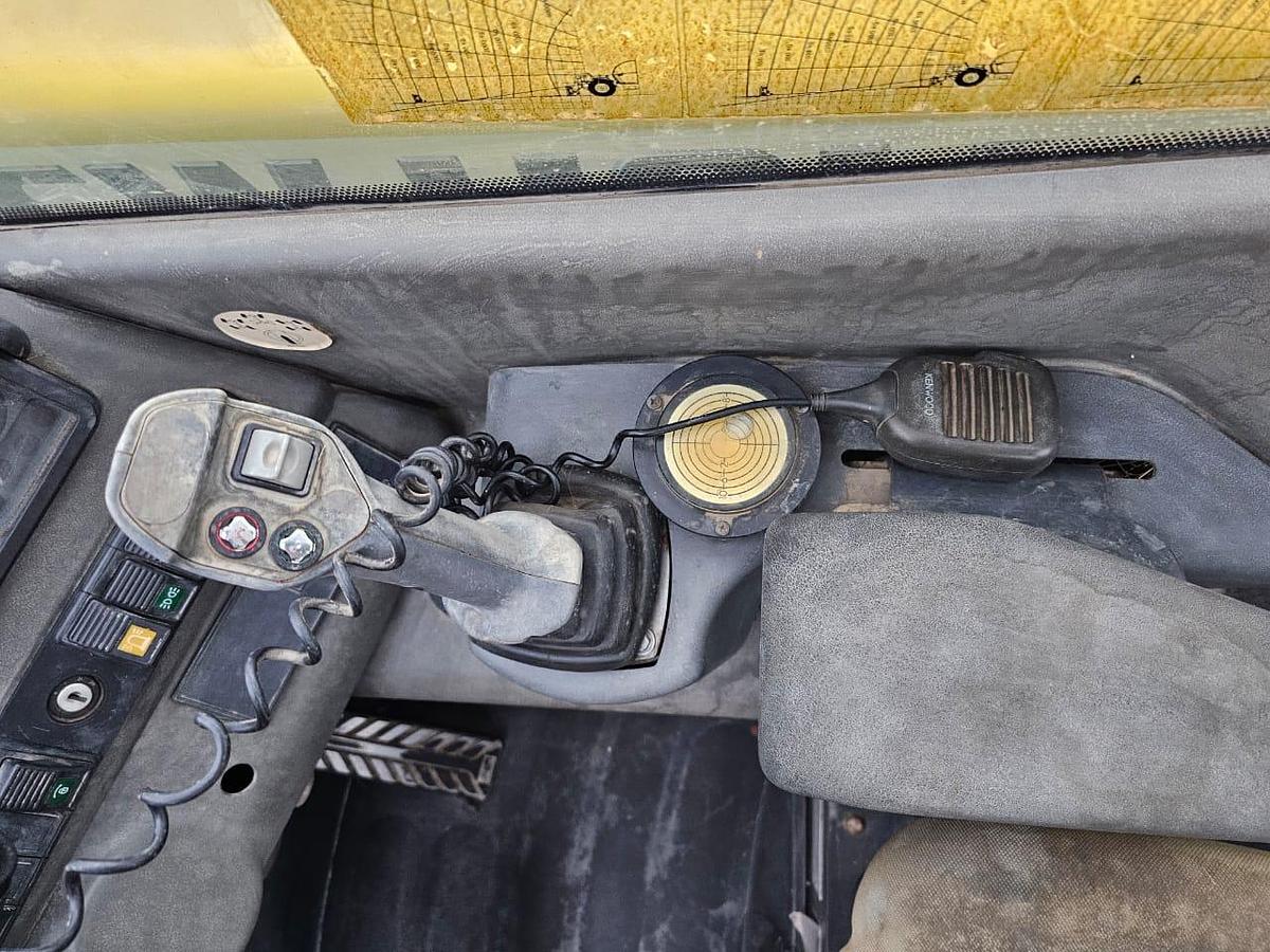 Used NEW HOLLAND LM1445 TELEHANDLER