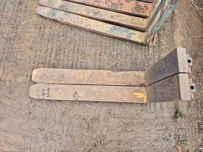 Used FORK LIFT FORKS (900mm x 130mm x 470mm)
