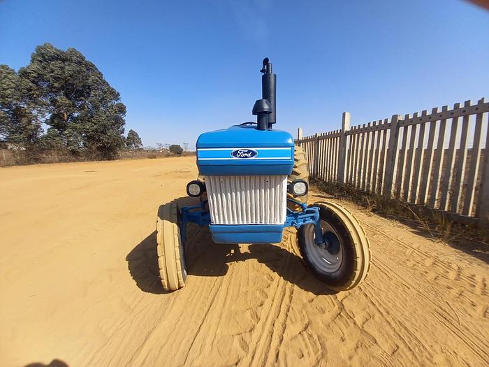 Used FORD 2610 TRACTOR (RUNNER)