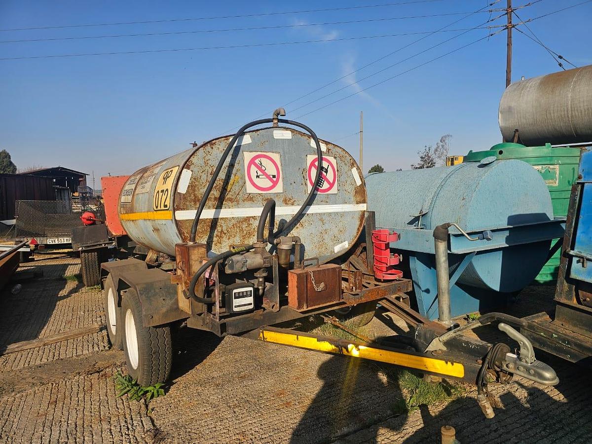 Used HEAVY DUTY 2500 LITRE DIESEL BOWSER TRAILER WITH PUMP & METER- USED CONDITION