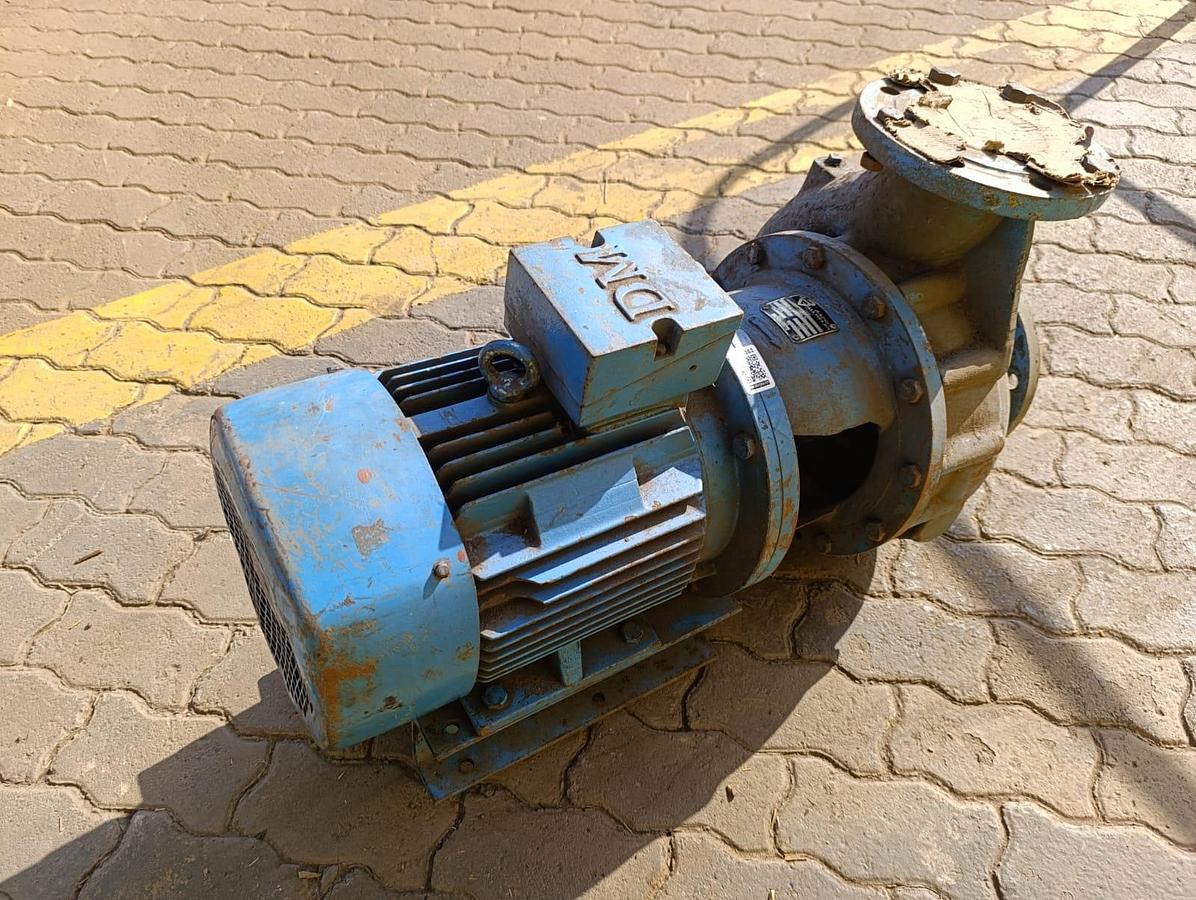 Used PUMP WITH ELECTRIC MOTOR 5.5KW