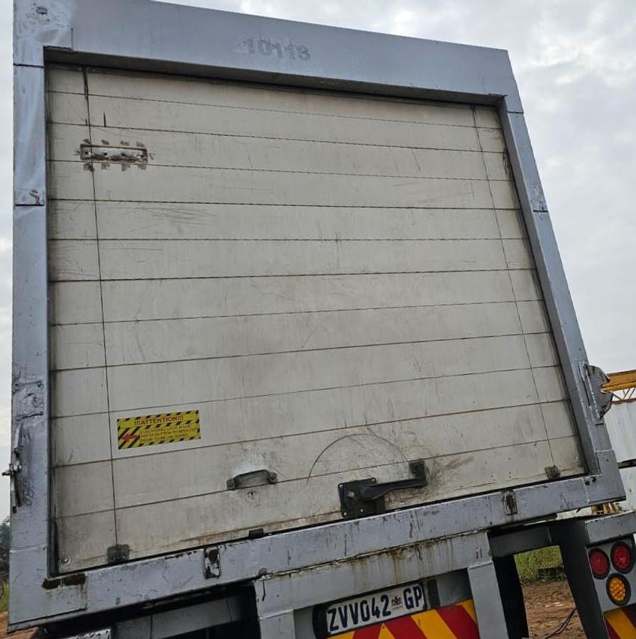 Used HENRED FRUEHAUF INSULATED TRUCK TRAILER - OPERATIONAL - WITH NATIS - TRUCK NOT INCLUDED