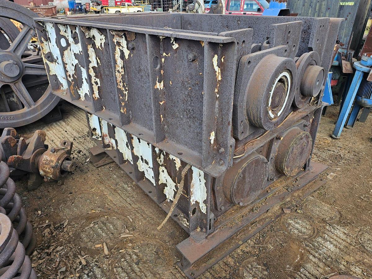 Used DOUBLE DRUM CRUSHERS