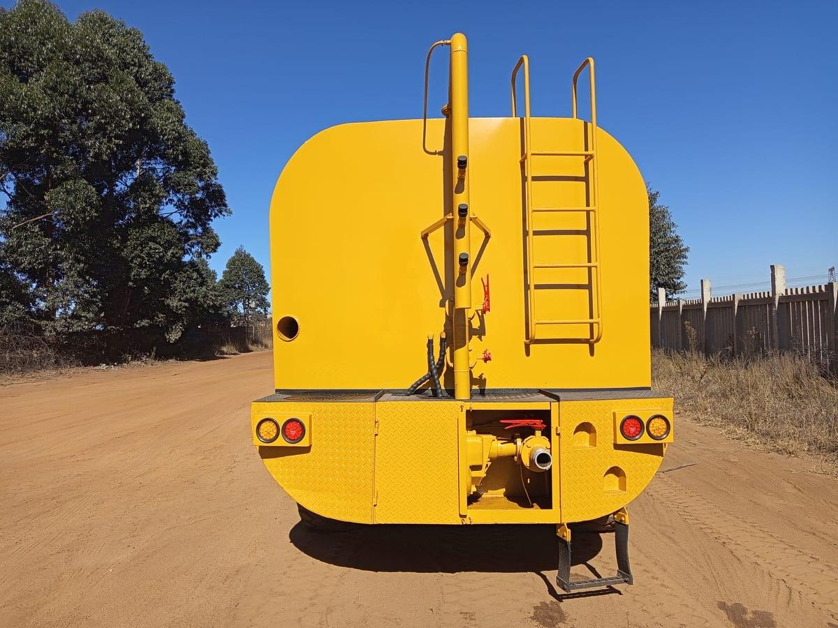 Used BELL B18D ARTICULATED WATER TANKER