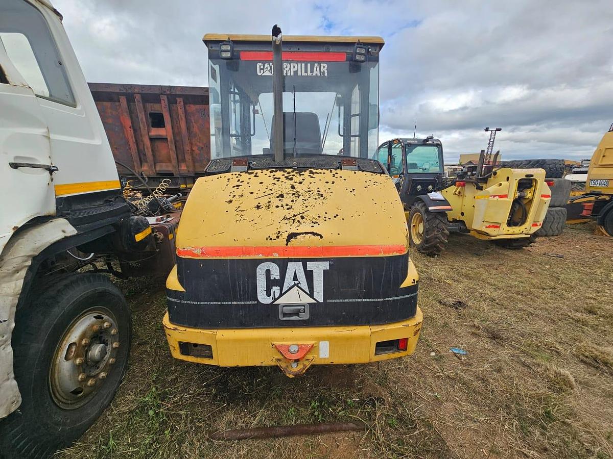 Used CATERPILLAR 902 WHEEL LOADER