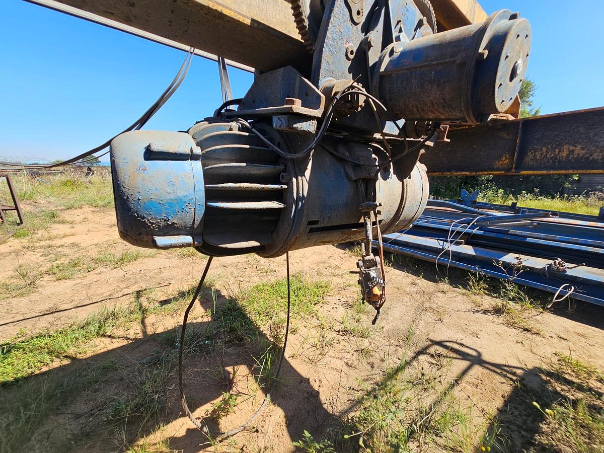 Used 5 TON OVERHEAD CRANE WITH REMOTE 2 X ELECTRIC 7.5 KW ELECTRIC MOTORS AND GEARBOX REMOTE GENERAL INFORMATION S