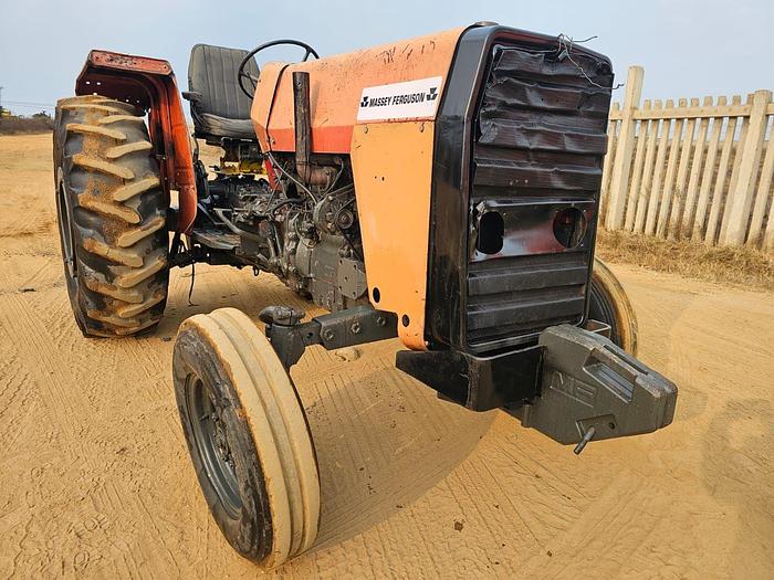 Used MASSEY FERGUSON TRACTOR (RUNNER)