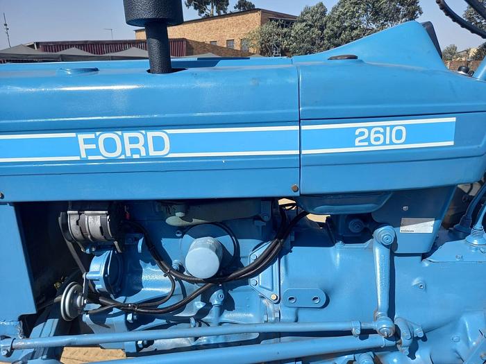 Used FORD 2610 TRACTOR (RUNNER)