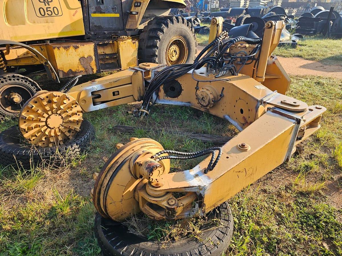 Used KOMATSU WA-430 SMALL TYRE HANDLER