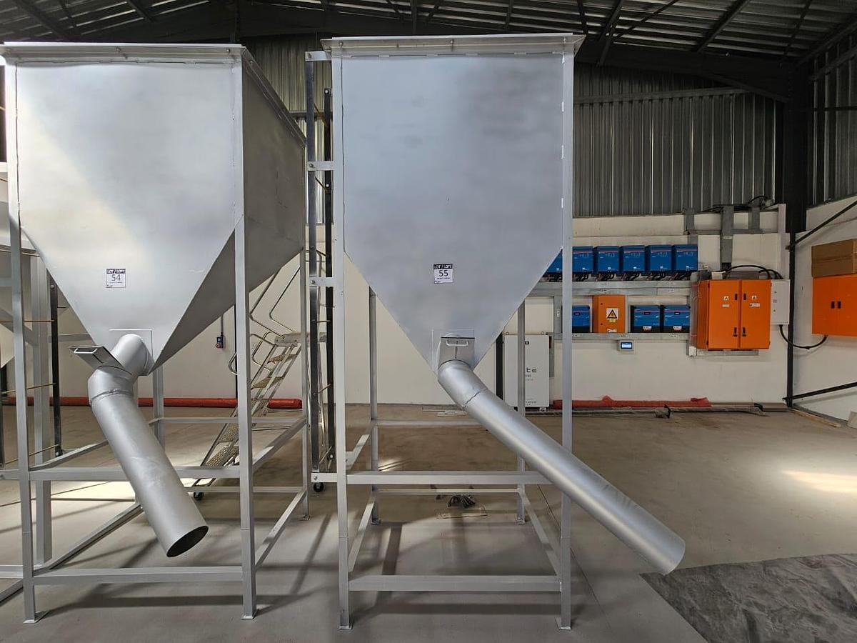 Used SS304 STAINLESS STEEL CLOSED-TOP GRAIN STORAGE BINS