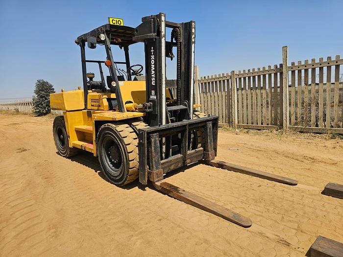 Used KOMATSU FD80H-5 FORKLIFT WITH TWO (2) EXTENDED FORKS (RUNNER) (BATTERIES NOT INCLUDED)