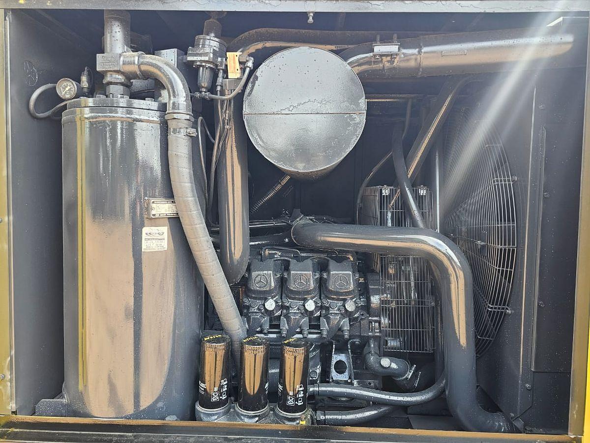 Used ATLAS COPCO XAS 495 MOBILE COMPRESSOR WITH MERCEDES BENZ ENGINE - OPERATIONAL