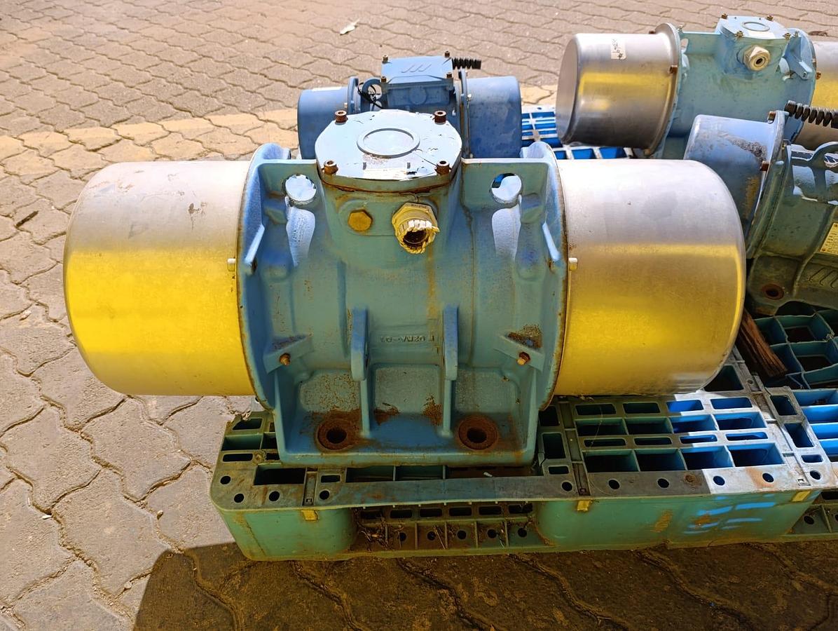 Used VIBRATING MOTOR 2.4KW