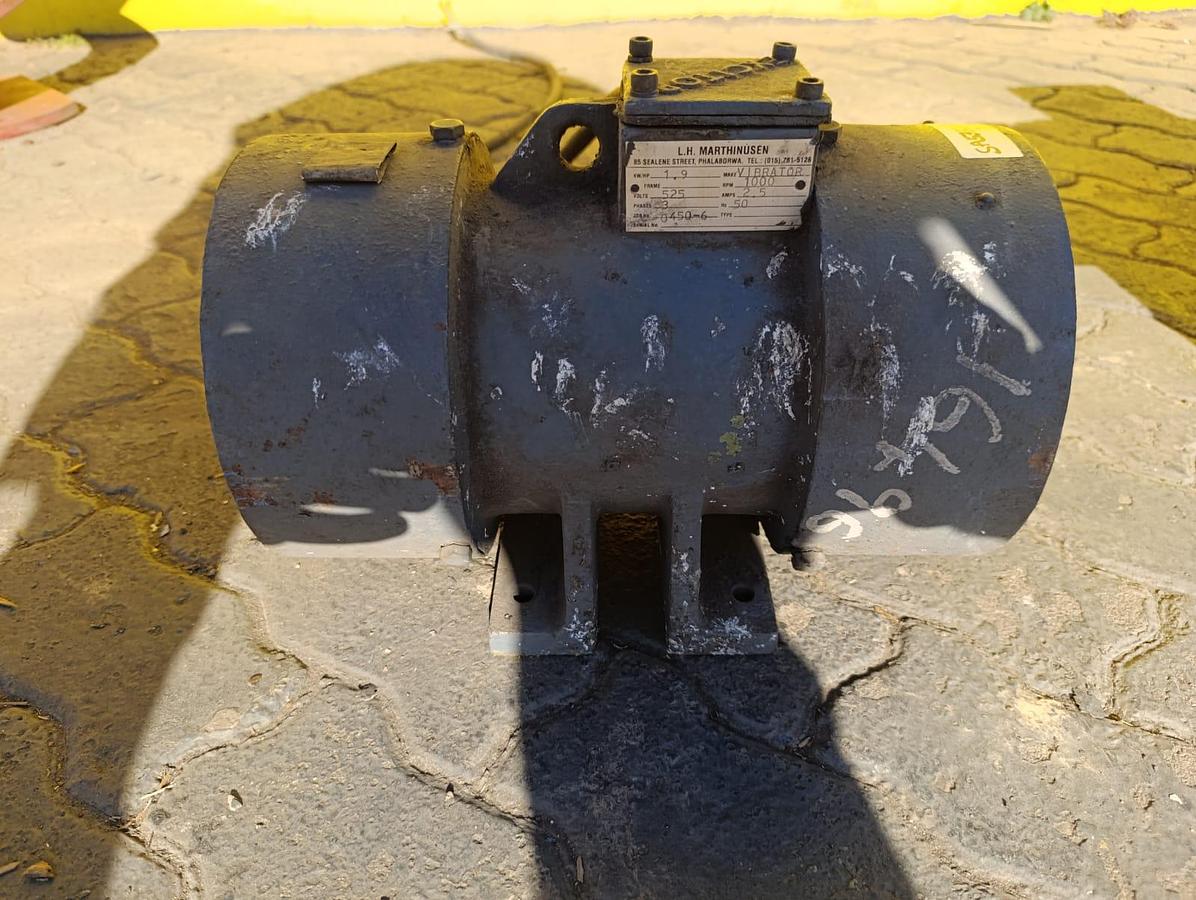 Used VIBRATING MOTOR 1.9KW