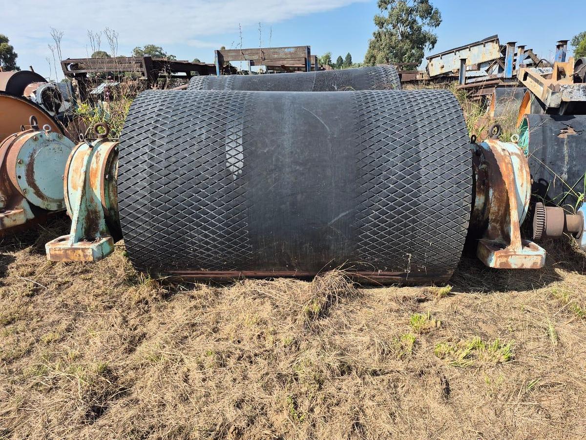 Used COMPLETE PULLEY WITH GEARBOX UNIT