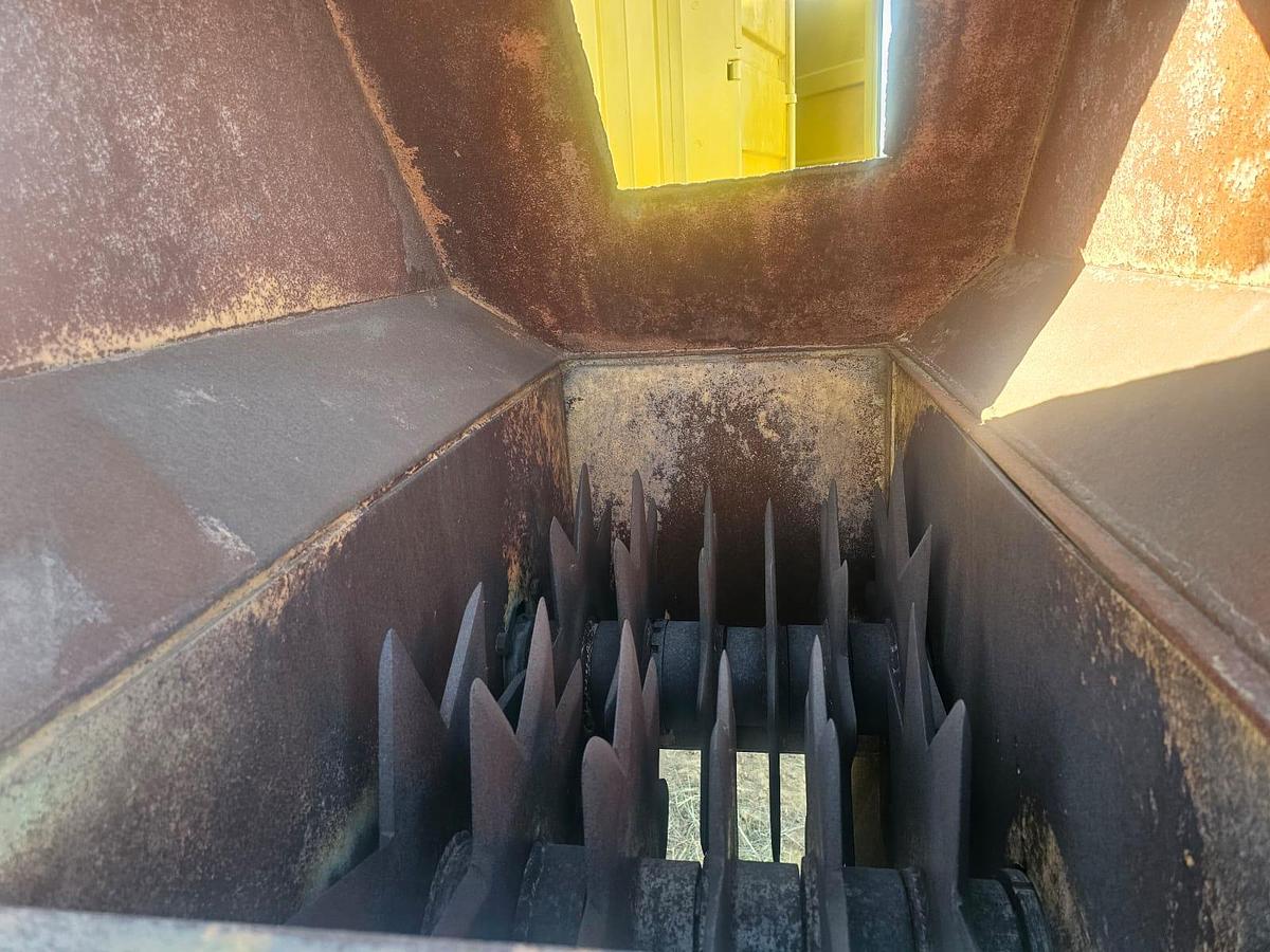 Used DOUBLE ROLL LUMP BREAKER / CRUSHER ON STAND WITH MOTOR AND GEARBOX (NOT TESTED)