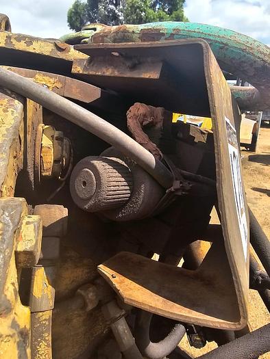 Used HYDRAULIC OPERATED STEEL GRAB