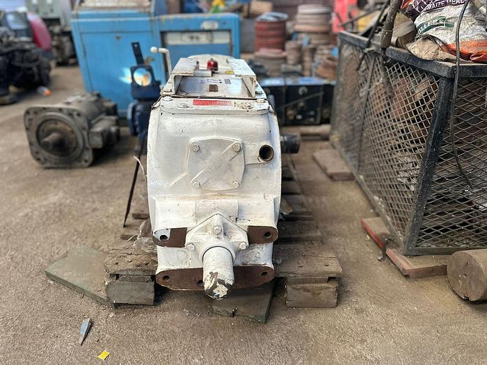 Used FORD TRACTOR EONN4024HA TRANSMISSION (NOT TESTED)