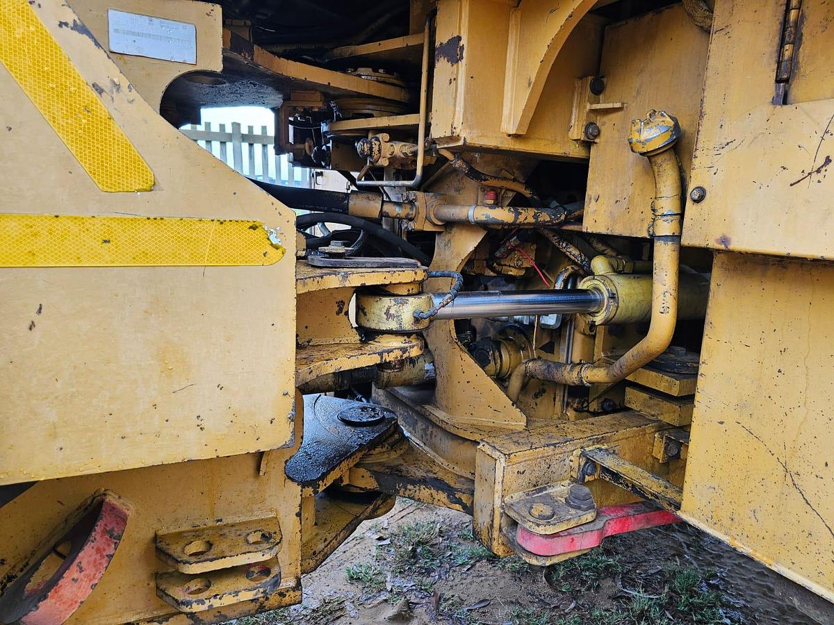 Used CATERPILLAR 966H FRONT END LOADER