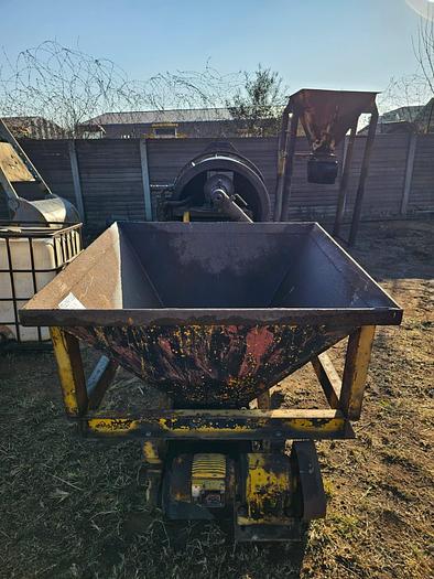 Used ASPHALT TAR MIXER WITH FEEDER BIN, MOTORS AND FLAME HEATER