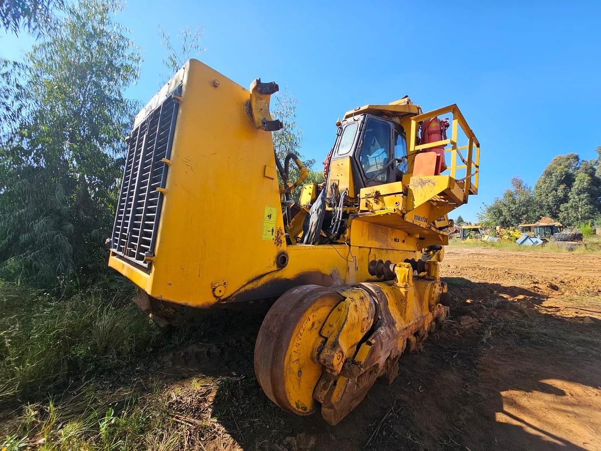 Used D375A KOMATSU DOZER (STRIPPING)