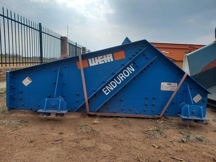 Used WEIR VIBRATING SCREEN WITH 2 X 2.3 KW DELTECH VIBRATING MOTORS (NOT TESTED)