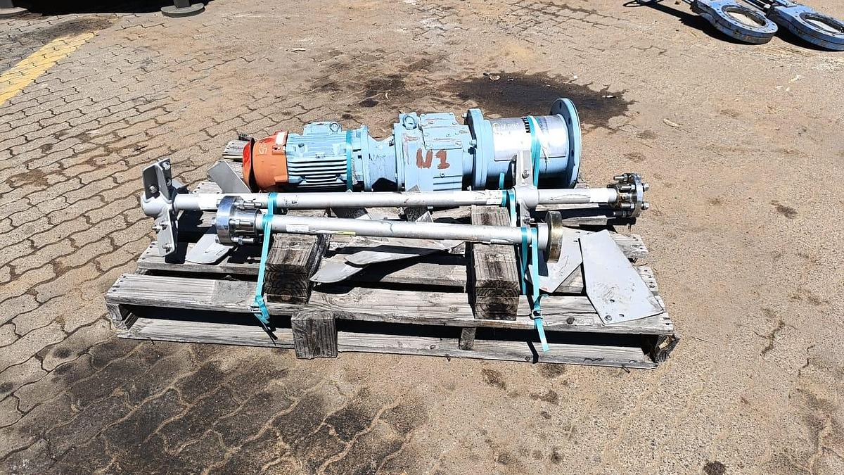 Used MIXTEC MOTOR AND MIXER 3KW AGETATOR