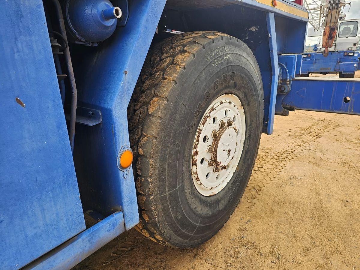 Used 30 TONNES CAPACITY FUAN CRANE - OPERATIONAL