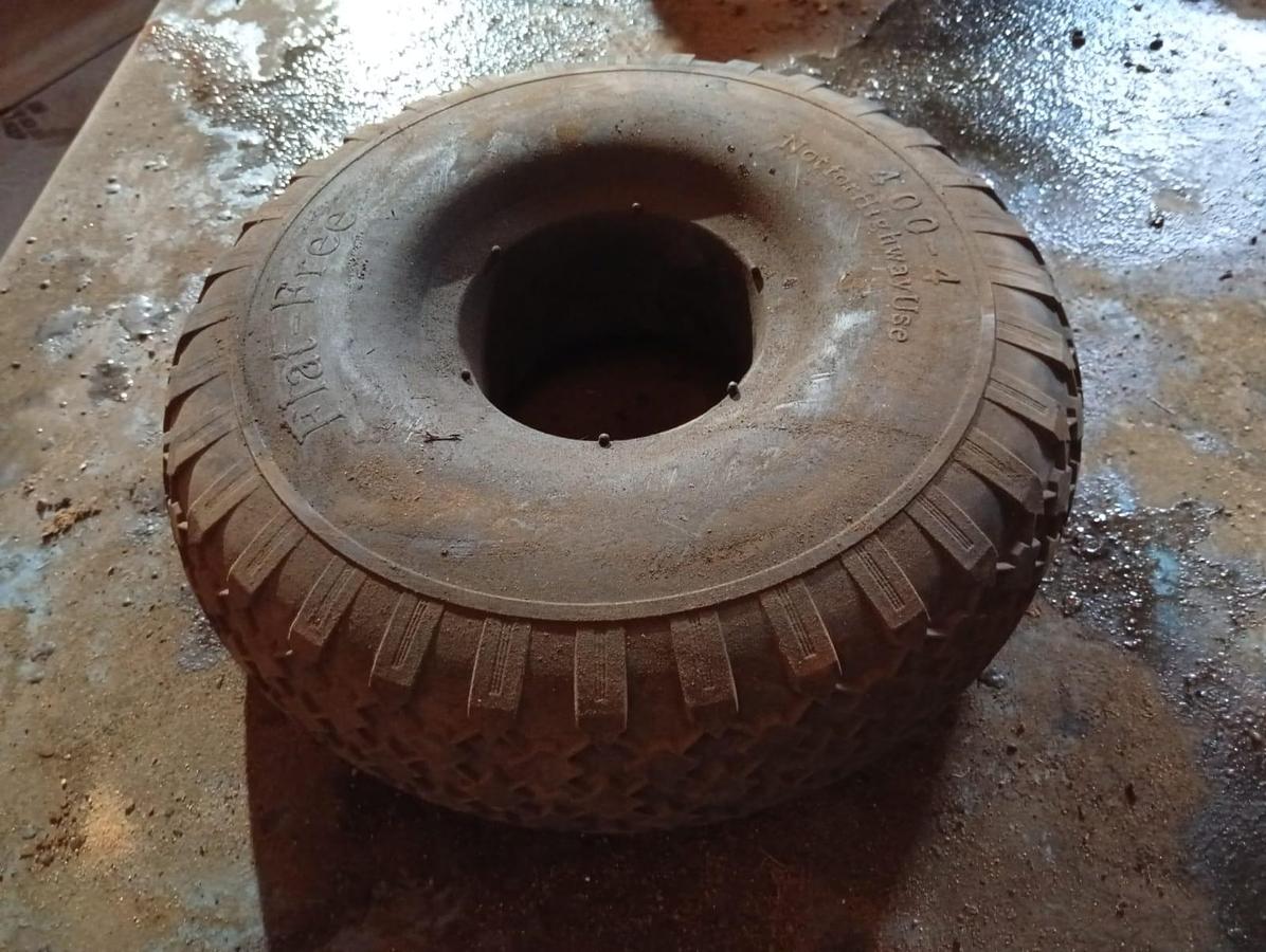 Used TUBELESS TYRES 400-4